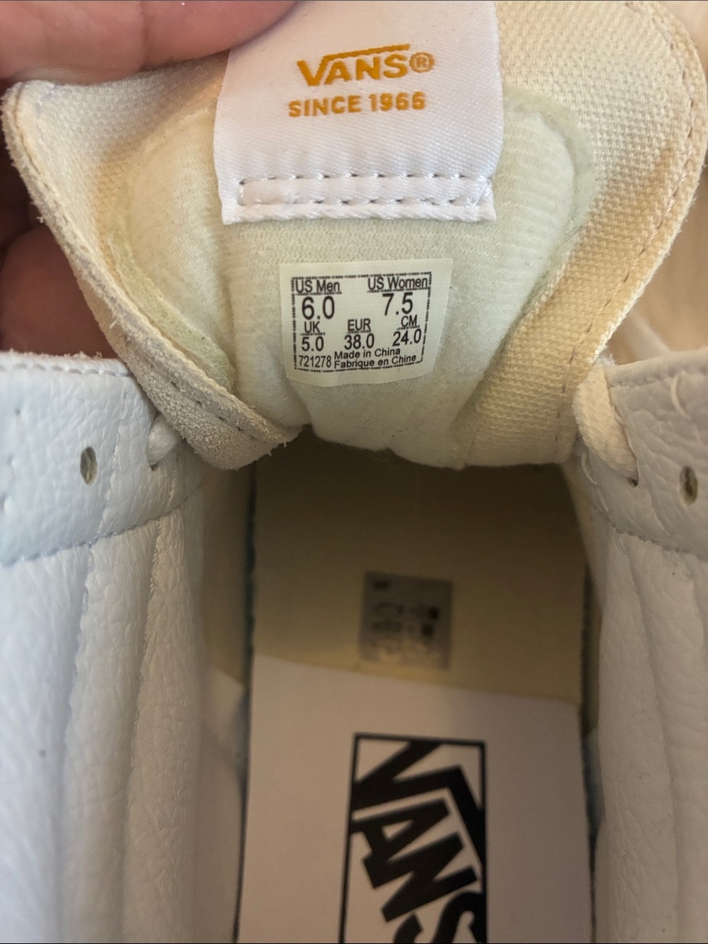 Vans High-Top Sneakers in Cream with Pastel Embroidery - Picture 4 of 9